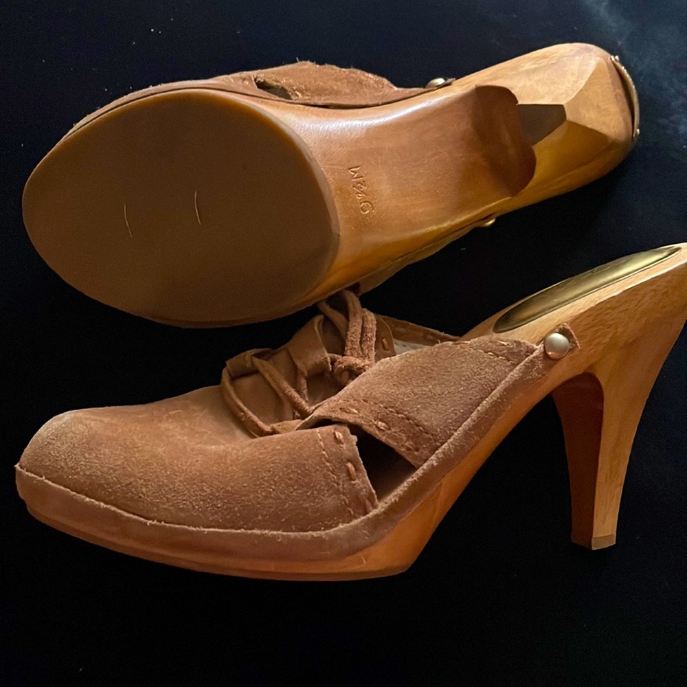 Michael Kors Cognac/ Tan Suede Mule’s sz 9 1/2